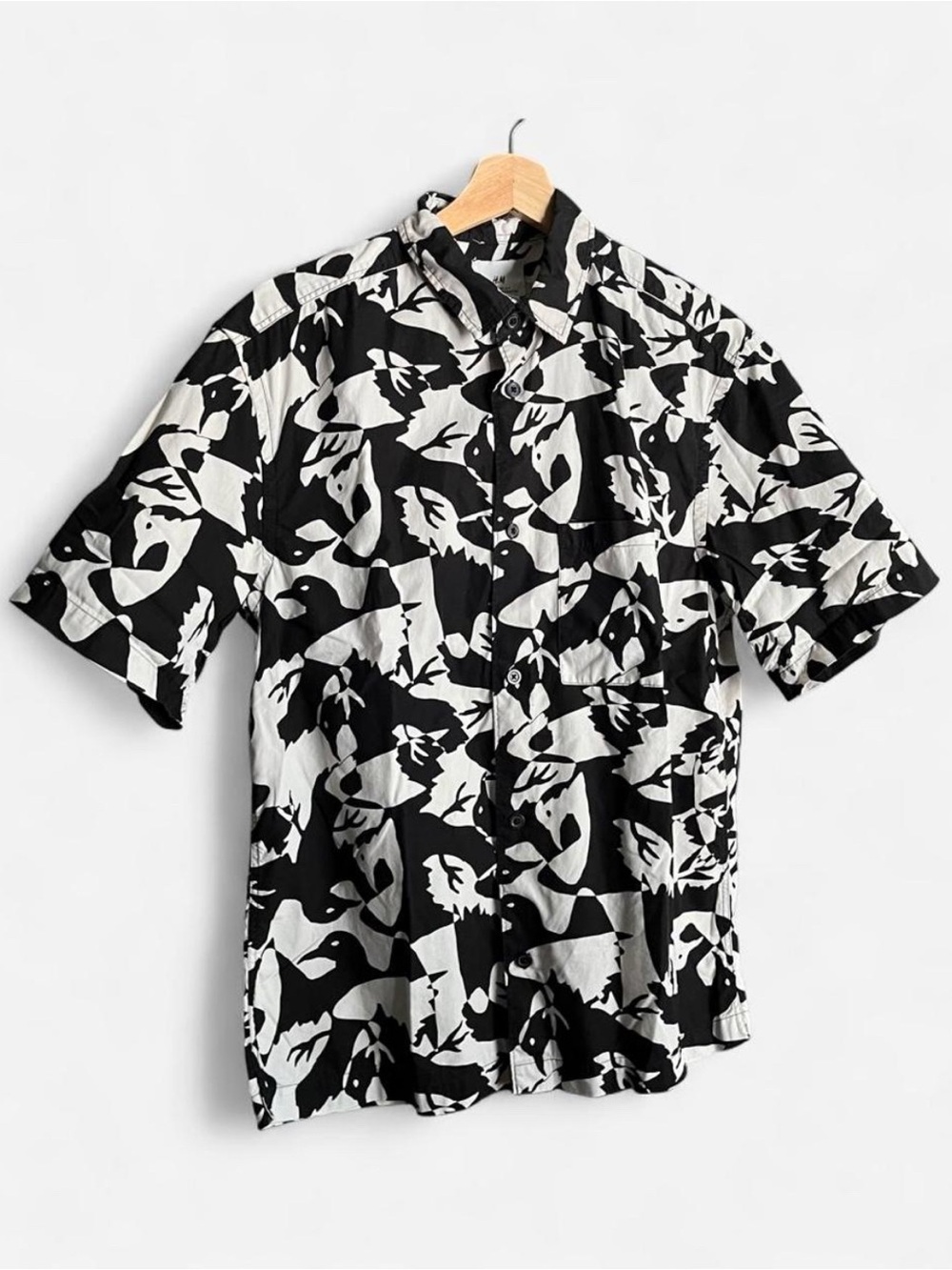 H&M Black and White Abstract Bird Print Button-Down Shirt